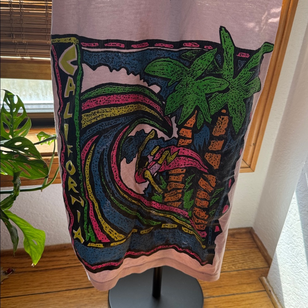VTG 🏄♂️CALIFORNIA 🌊 90’s surfer graphic pink Tank Small